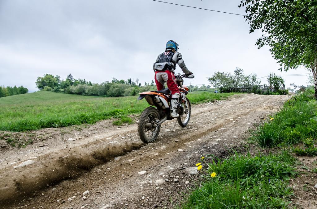 Pensiunea Poiana Viselor Poiana Mărului Exterior foto