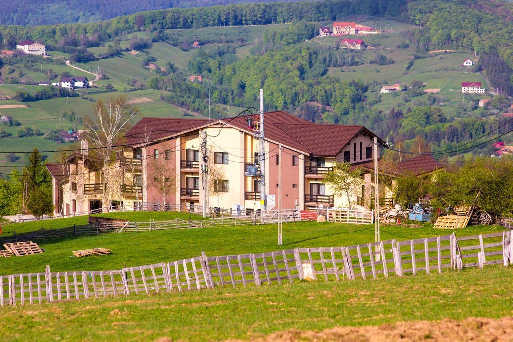 Pensiunea Poiana Viselor Poiana Mărului Exterior foto