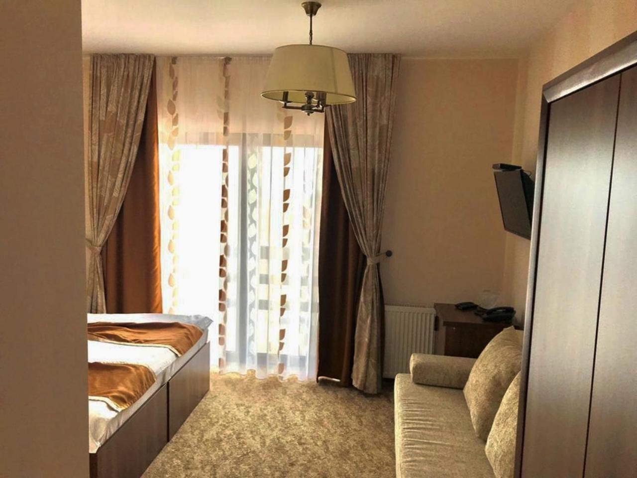 Pensiunea Poiana Viselor Poiana Mărului Exterior foto